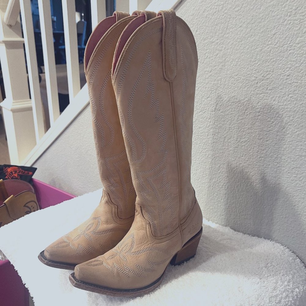 JUNK GYPSY by Lane - Nighthawk Boot - Size 6